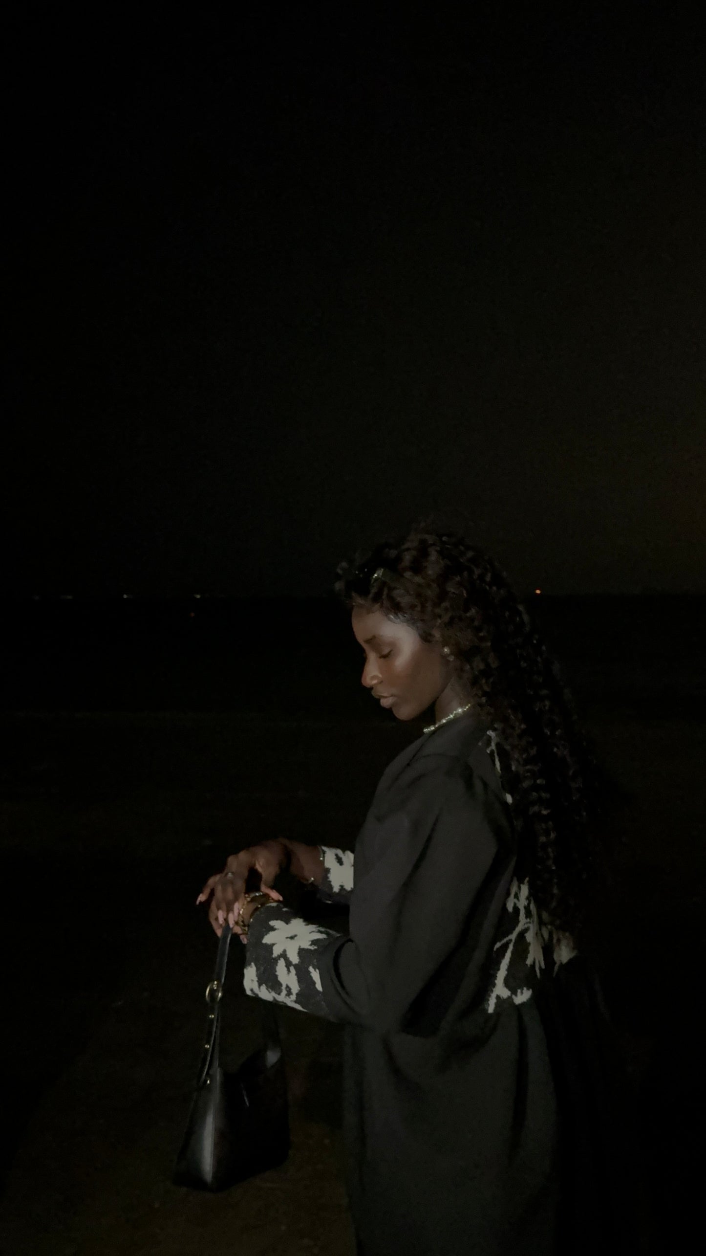 The classics abaya (designed on the back and arms)