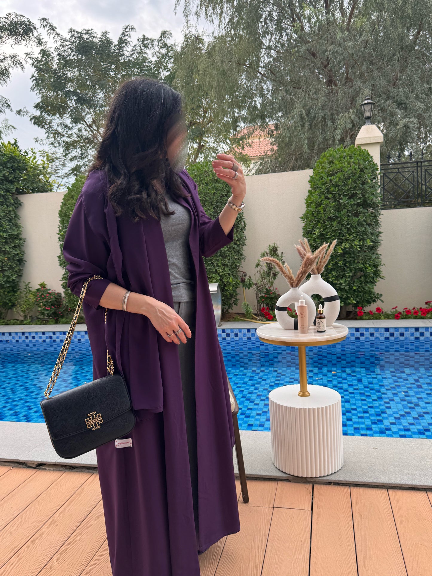 Chic abaya  (crepe material)