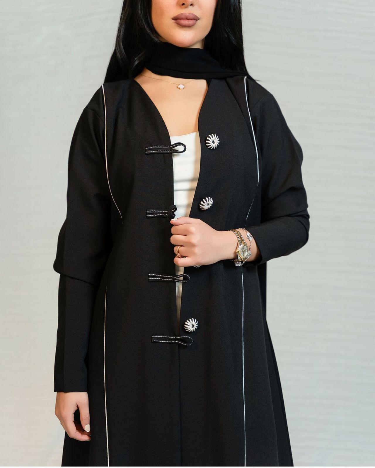 Halo Line Abaya