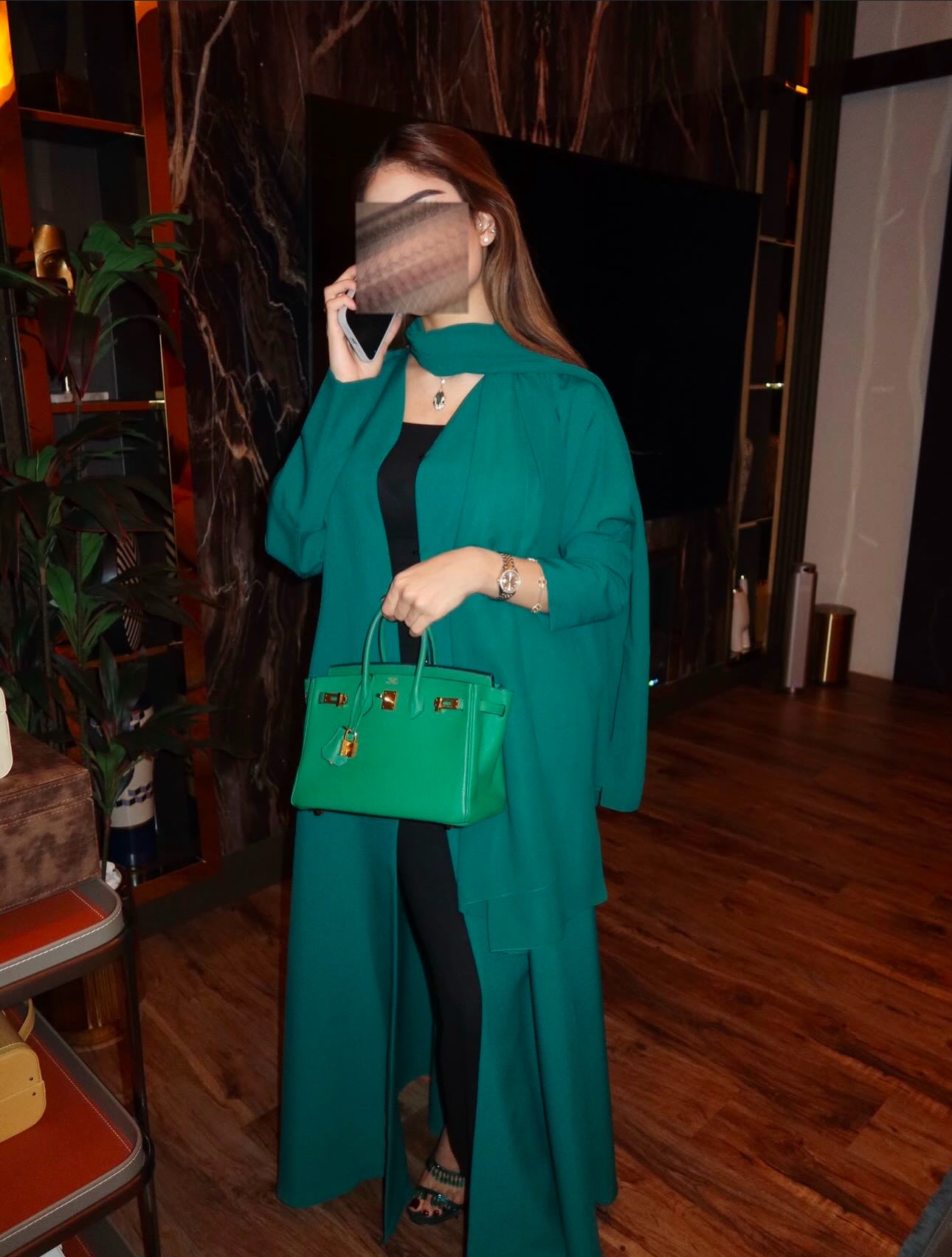 Chic abaya  (crepe material)