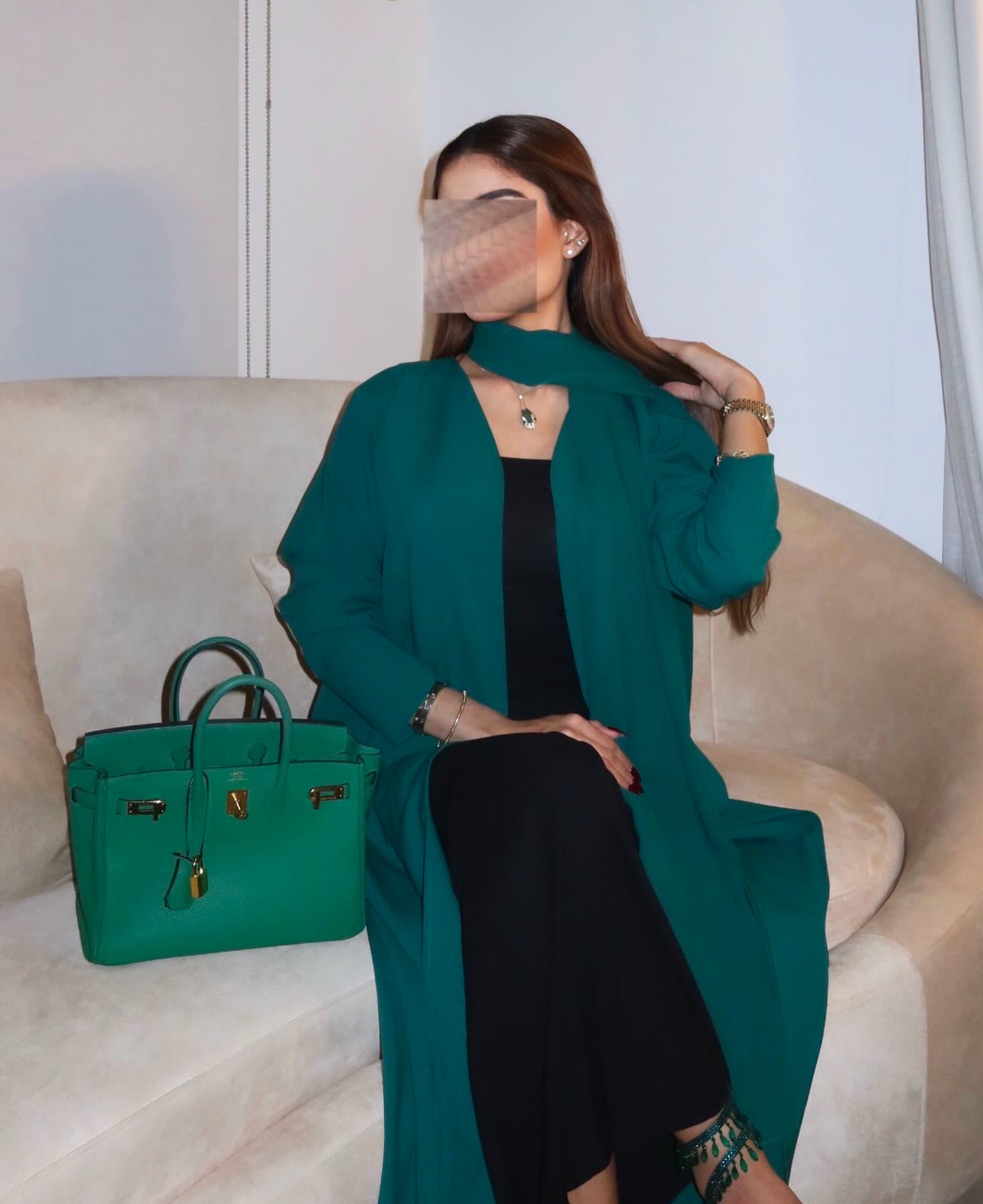 Chic abaya  (crepe material)